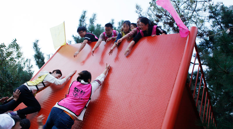 拓展训练　毕业墙